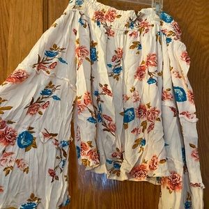 Cold shoulder summer top